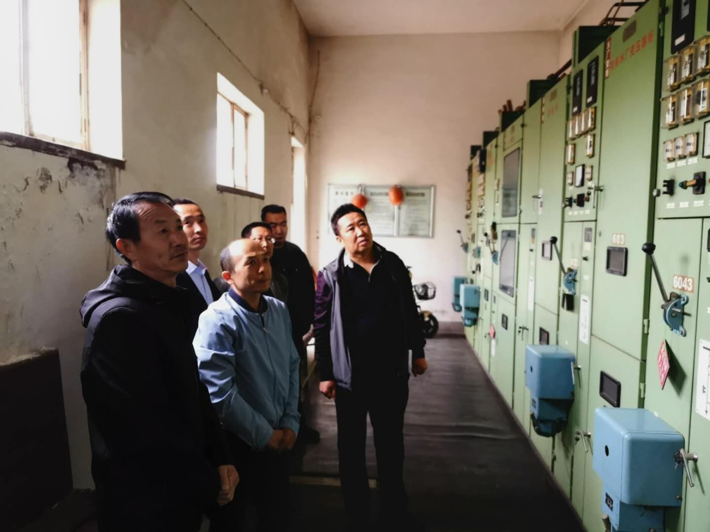 公司總經(jīng)理王建人在供水、污水生產(chǎn)一線開展風(fēng)險(xiǎn)隱患排查.jpg